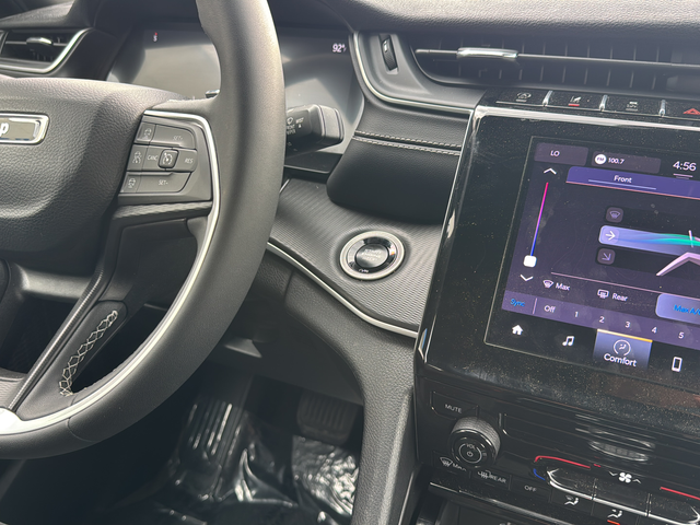 Used 2025 White Jeep Laredo image 13