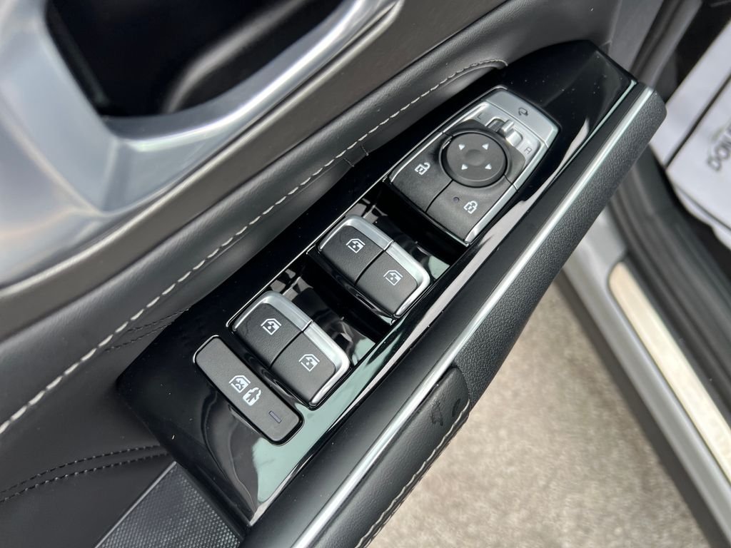 Used 2023 Gray Kia SX image 11