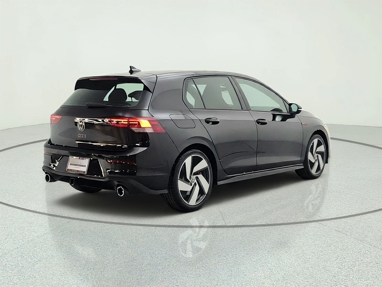 Used 2022 Deep Black Pearl Volkswagen 2.0T SE DSG image 5