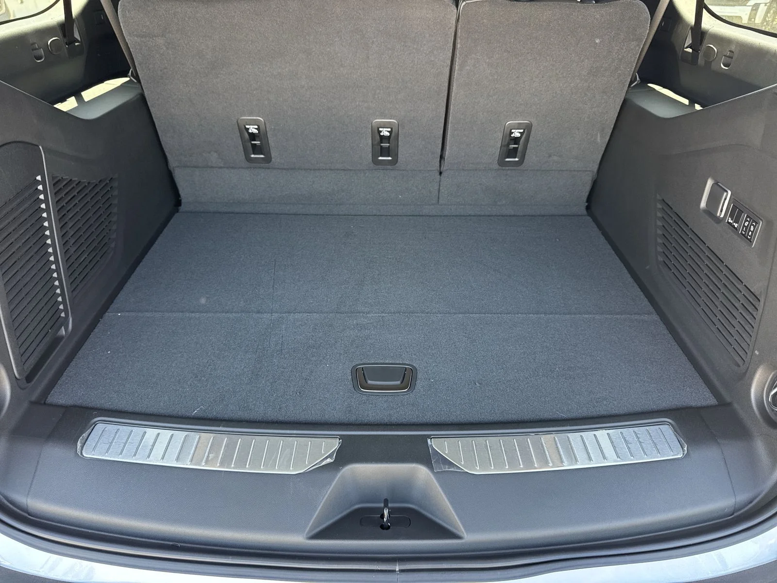 2026 GMC Yukon XL Denali - Photo 37