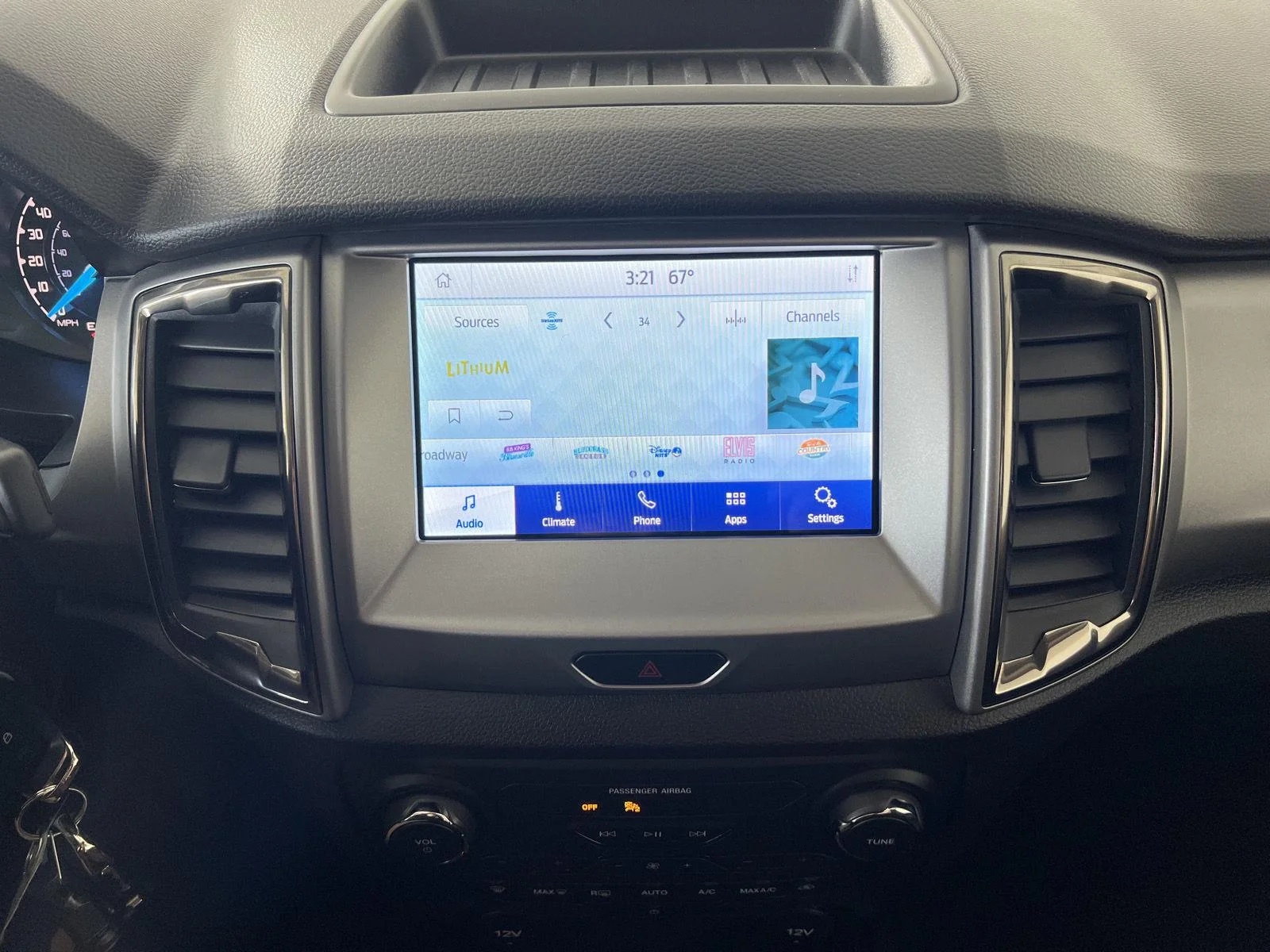 Used 2022 Shadow Black Ford XLT image 18