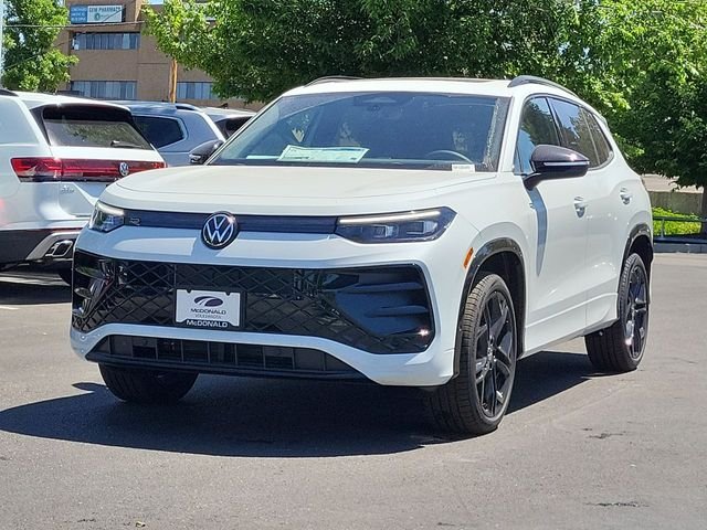 New 2026 White/off-white Volkswagen 2.0T SE R-Line Black image 1