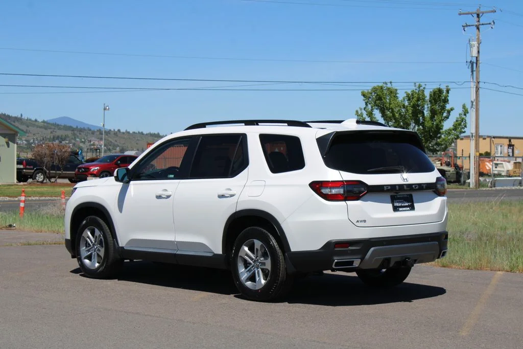 New 2026 Platinum White Pearl Honda AWD EX-L image 4
