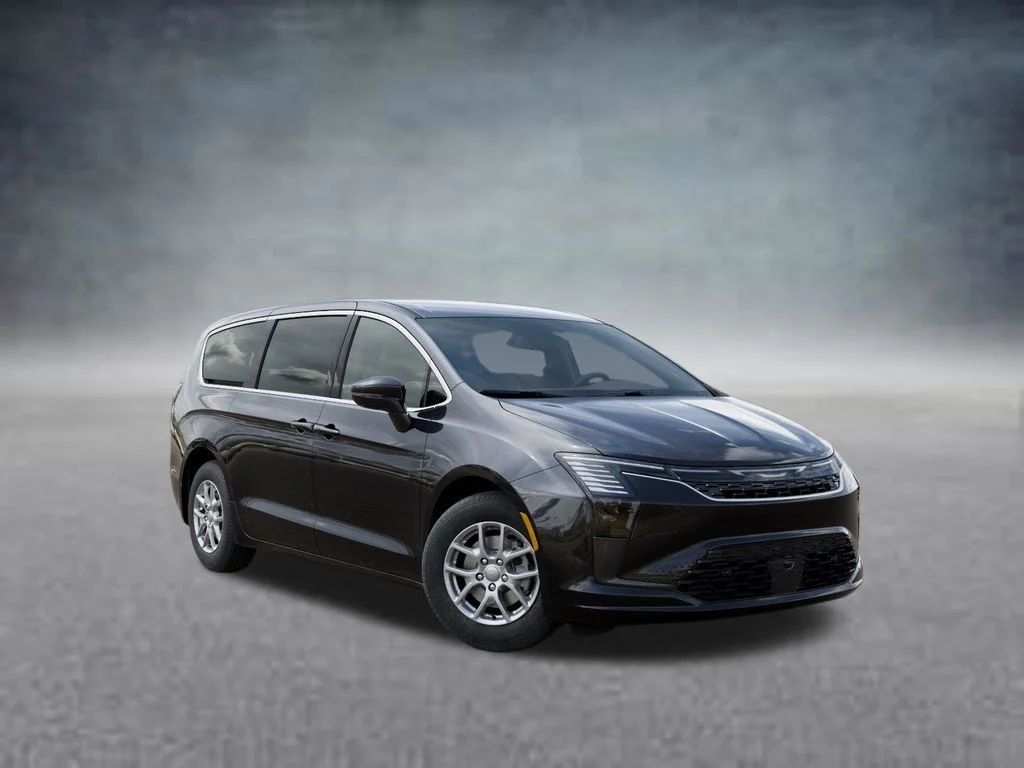 New 2027 Diamond Black Crystal Pearl-Coat Exterior Paint Chrysler Select image 5