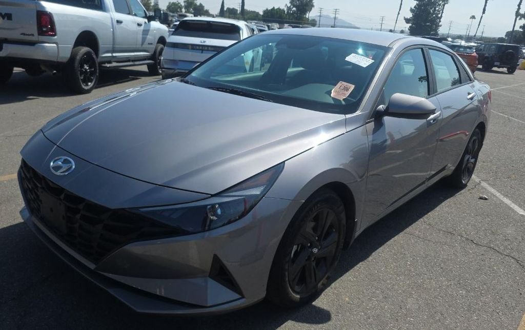 2022 Hyundai Elantra 2.0 SEL IVT's photo