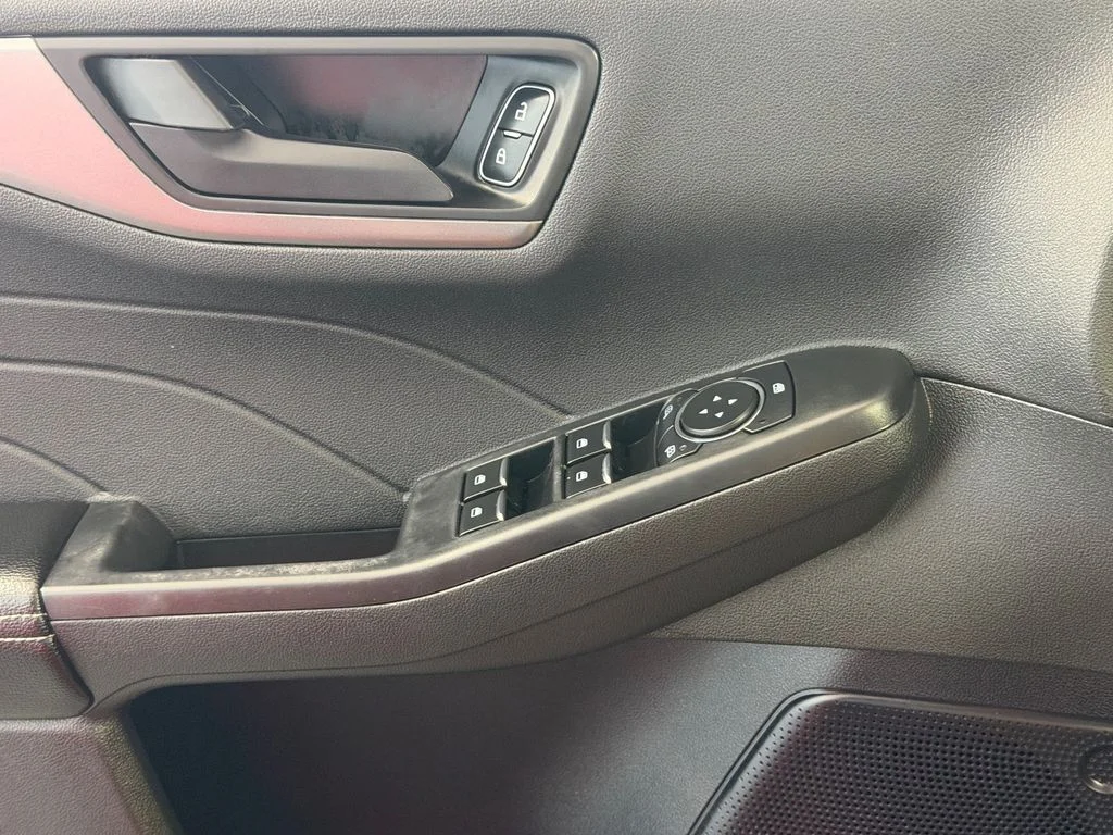 Used 2024 Red Ford Active image 22