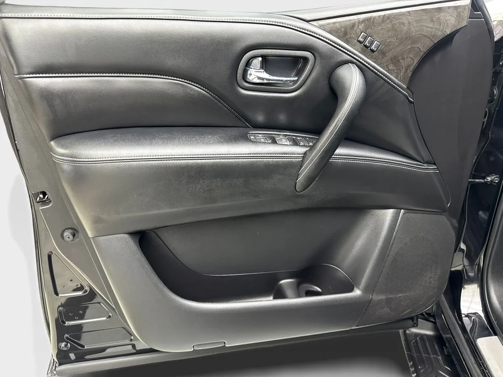Used 2023 Black INFINITI LUXE image 31