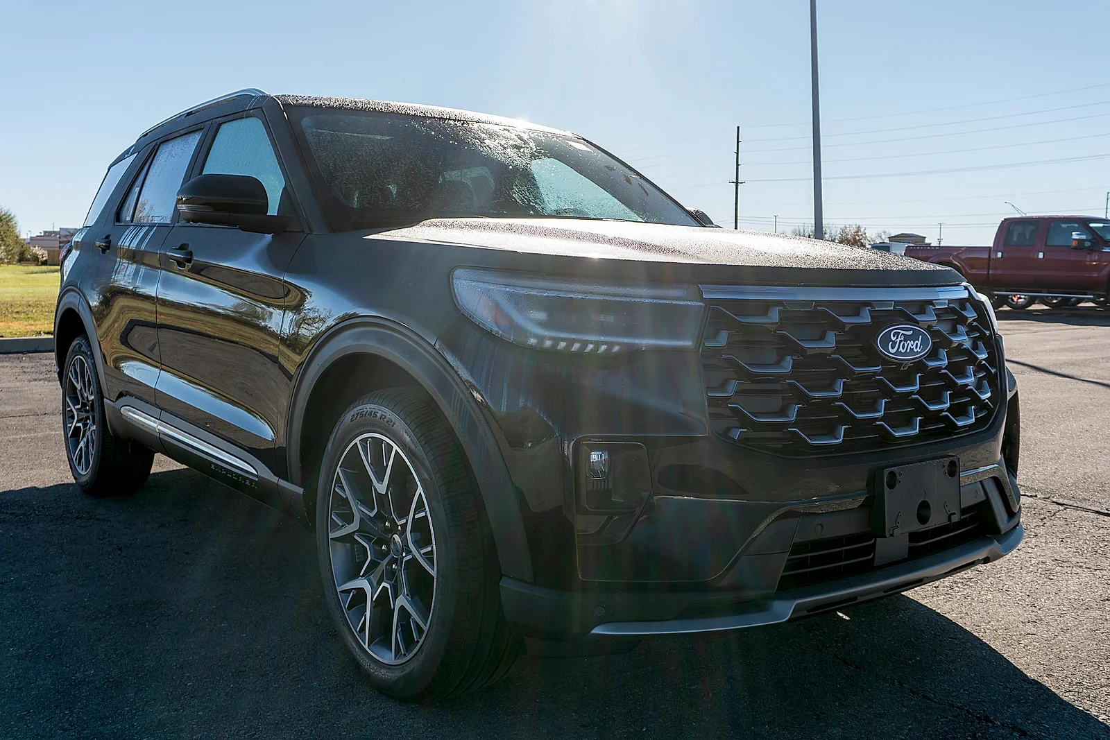 New 2027 Agate Black Metallic Ford Platinum™ image 4
