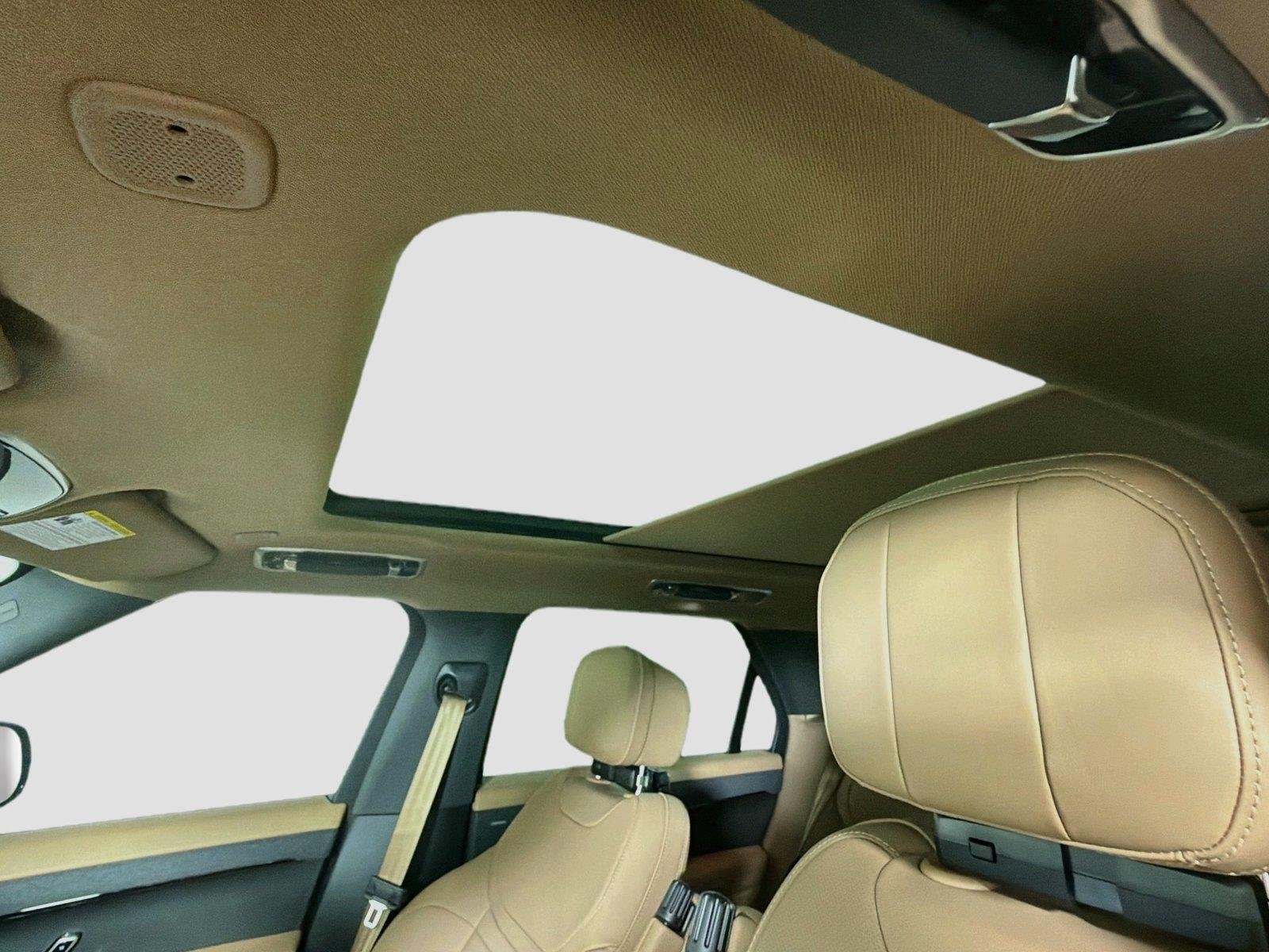 New 2026 Carpathian Grey Land Rover SE image 21