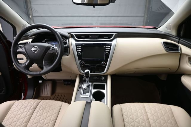 Used 2022 Red Nissan Platinum image 24