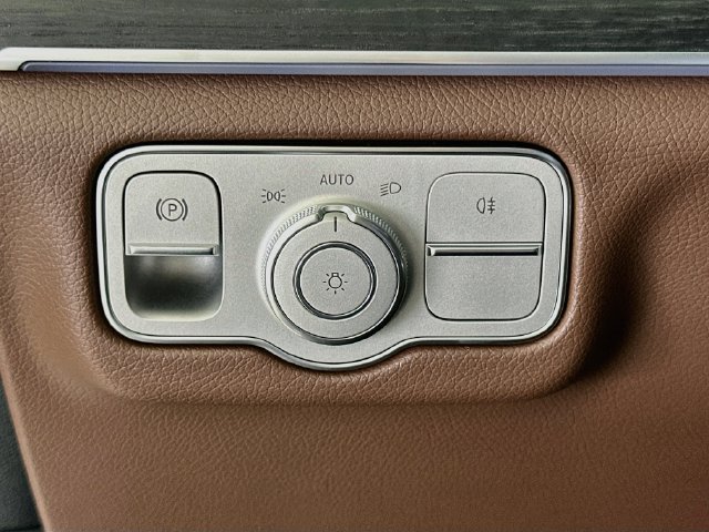 New 2027 White Mercedes-Benz GLS 450 image 10