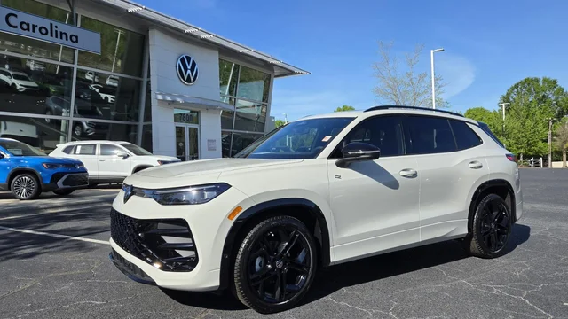 2026 Volkswagen Tiguan SE R-Line Black