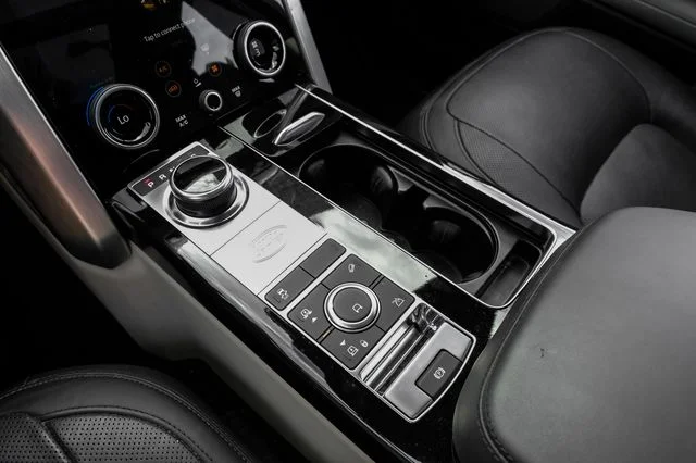 Used 2019 White Land Rover 5.0L V8 Supercharged image 30