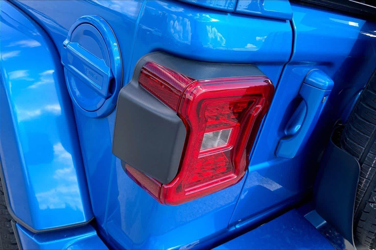 Used 2022 Hydro Blue Pearlcoat Jeep Unlimited High Altitude image 57