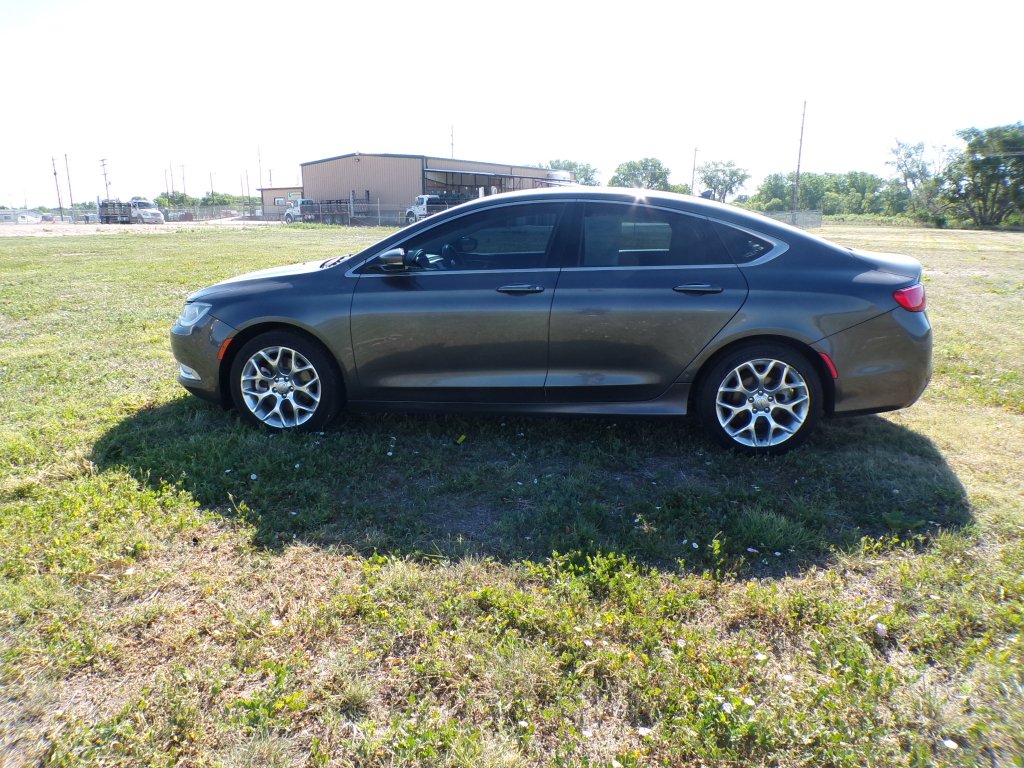 Used 2015 Granite Crystal Metallic Clearcoat Chrysler C image 7