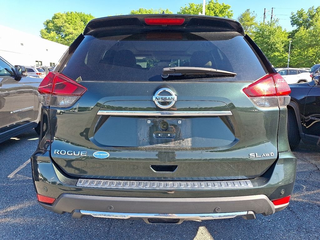 Used 2019 Green Nissan SL image 5