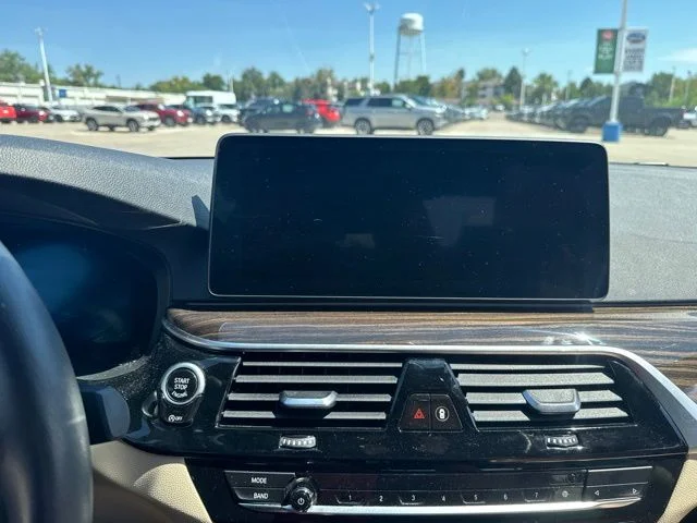 Used 2022 Blue BMW 530i xDrive image 19