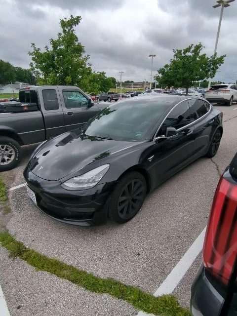 Used 2019  Tesla Long Range image 2