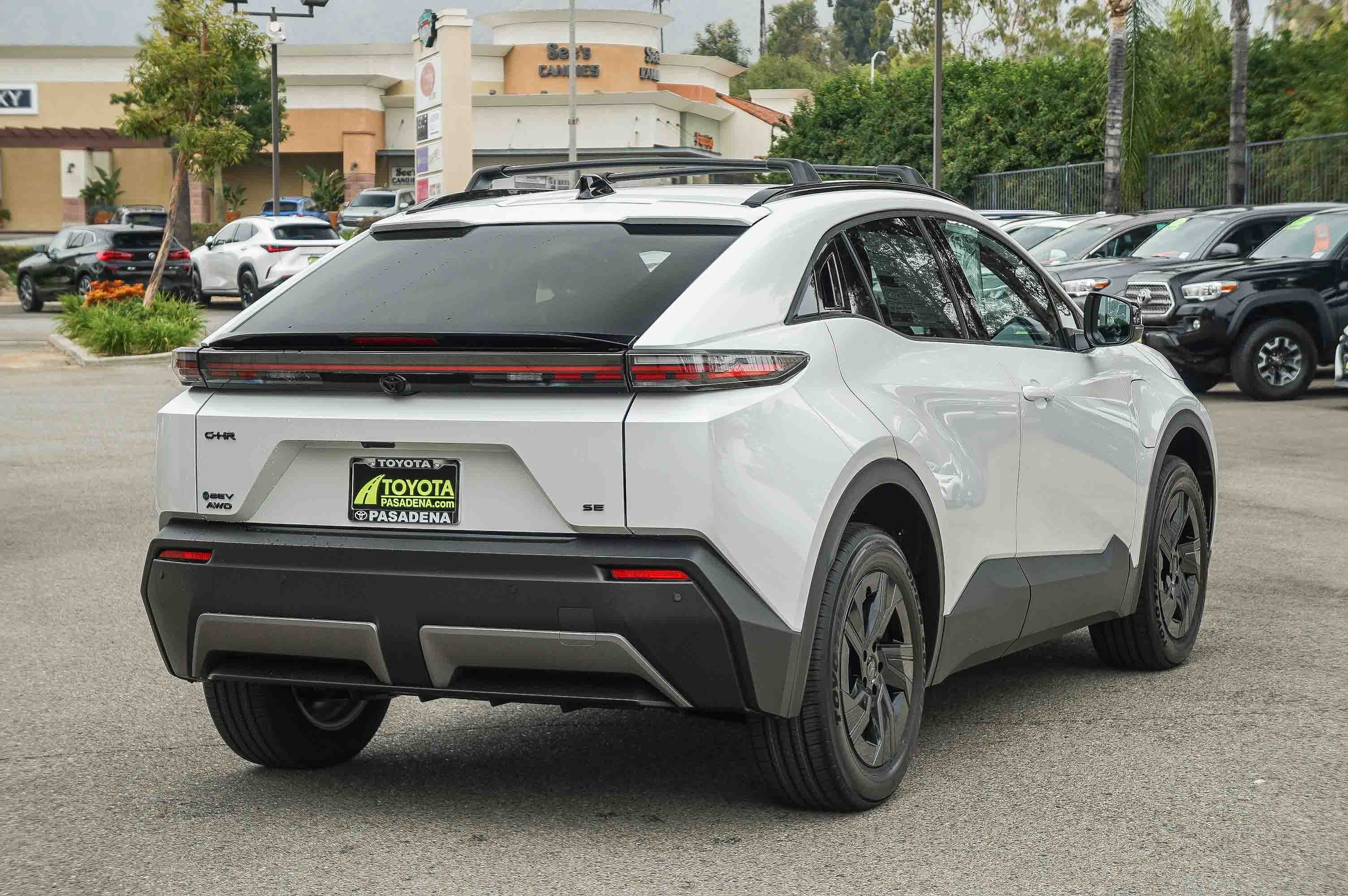 2026 Toyota C-HR SE - Photo 4
