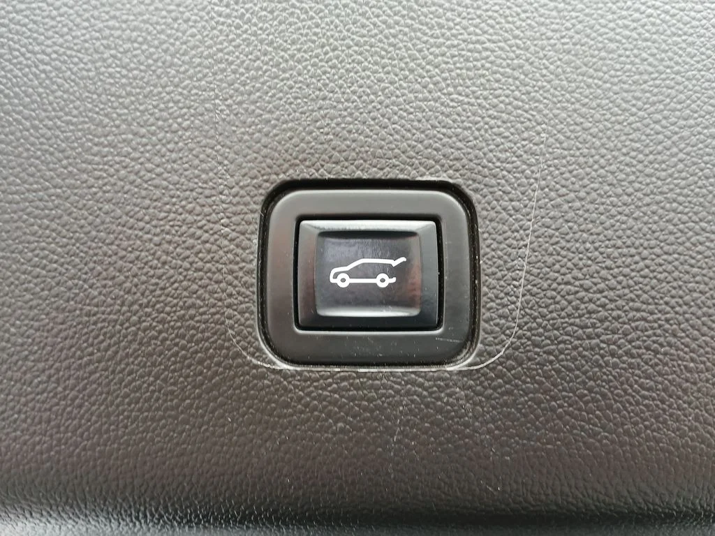 Used 2023 White Chevrolet LT image 19
