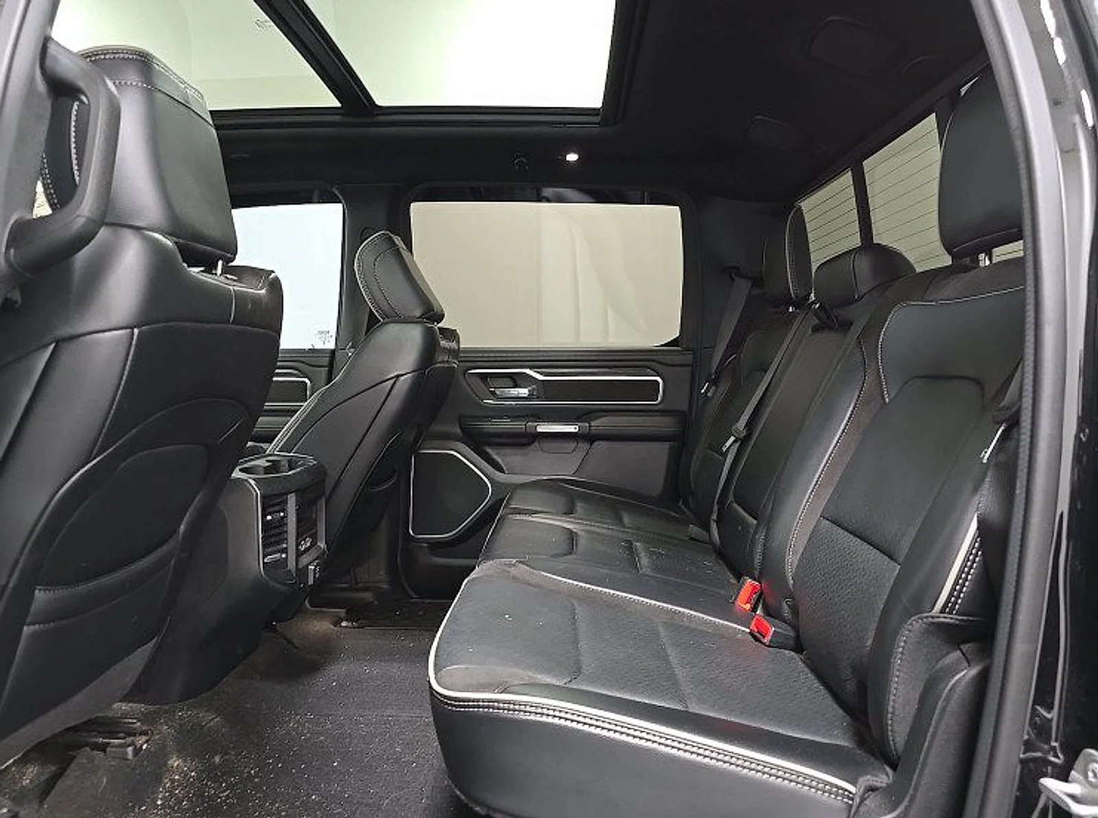 Used 2023 Diamond Black Crystal Pearlcoat Ram Laramie image 6