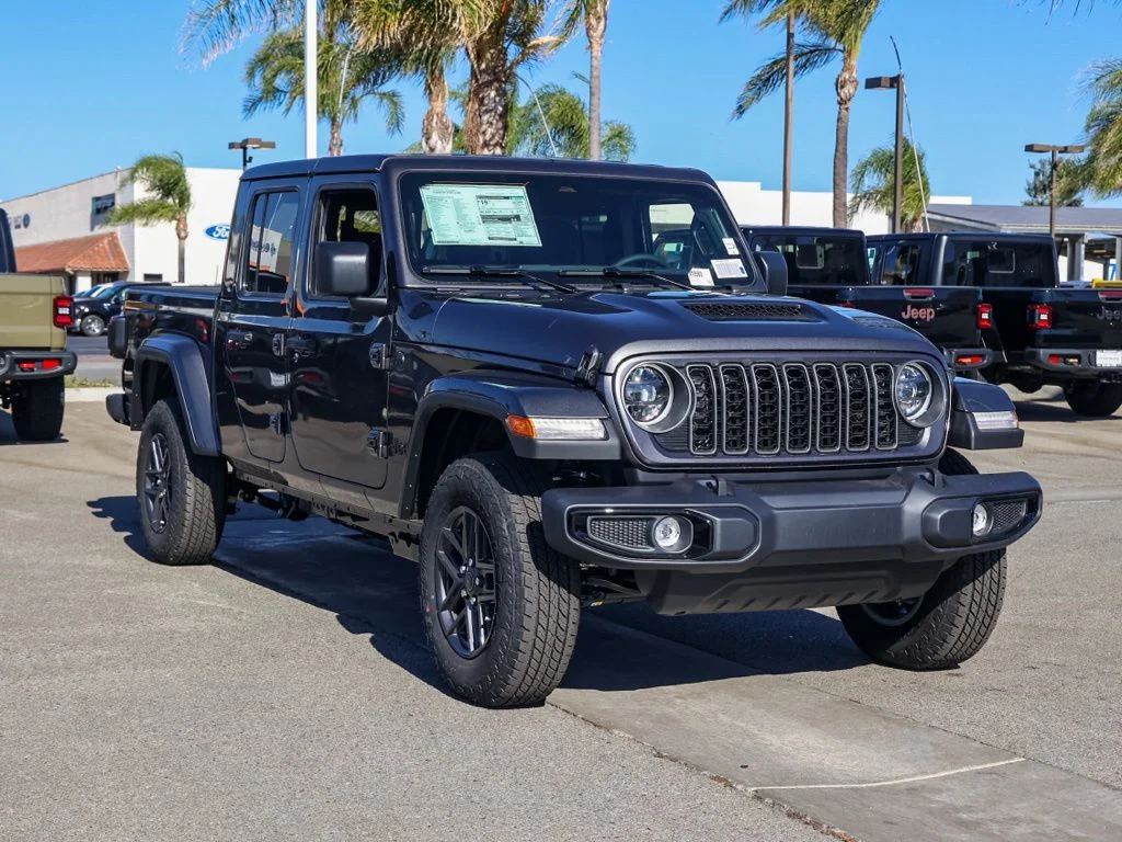 New 2026 Granite Crystal Metallic Clearcoat Jeep Sport S image 1