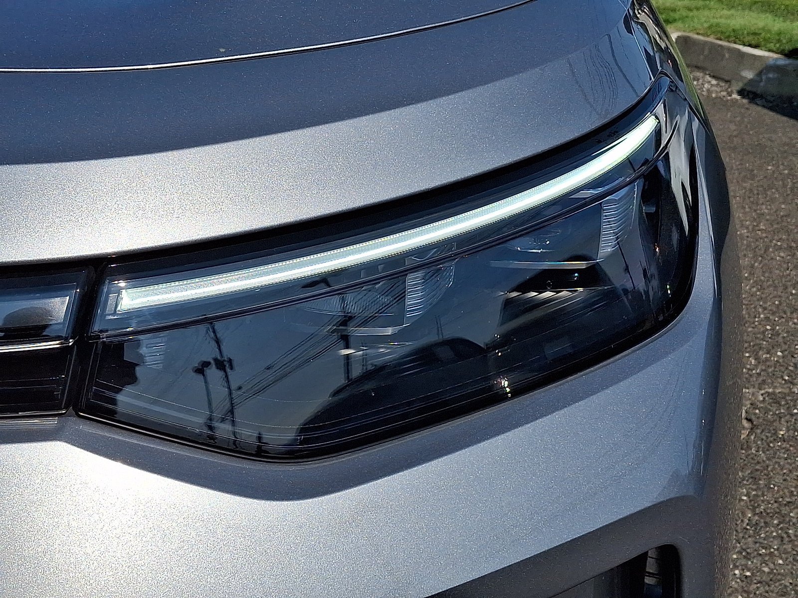Used 2025 Pyrite Silver Metallic   K2k2 Volkswagen S image 9