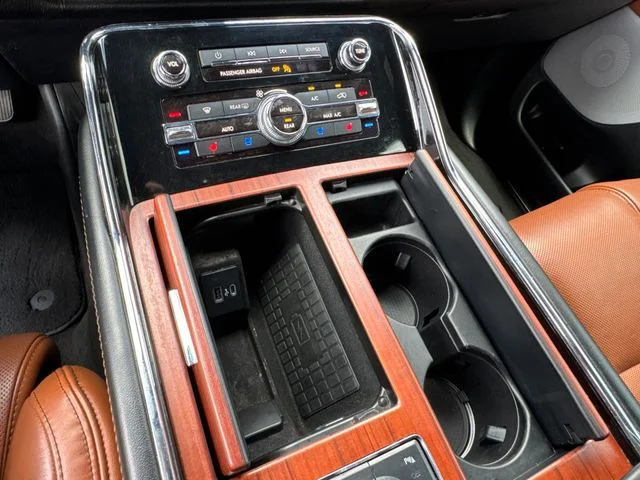 Used 2021 White Lincoln Reserve image 37