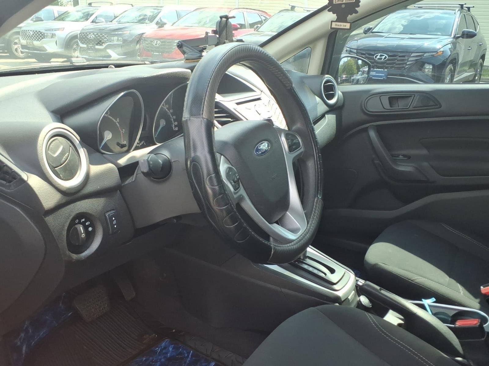 Used 2019 Lightning Blue Ford SE image 22