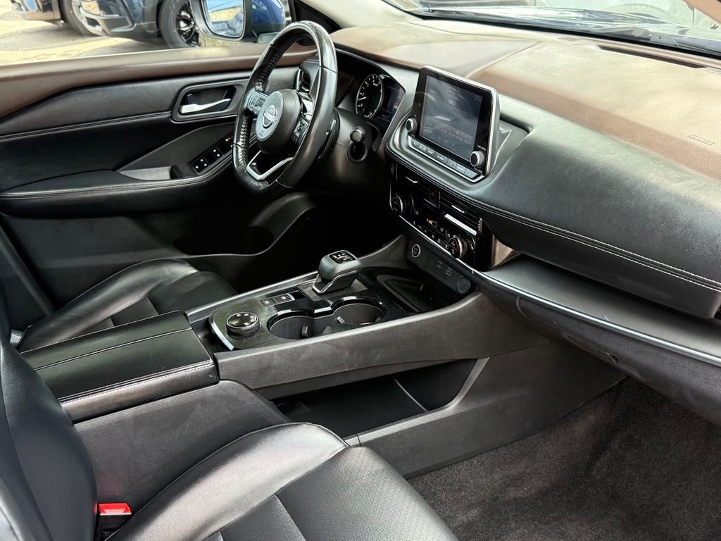 Used 2023 Caspian Blue Nissan SV image 31
