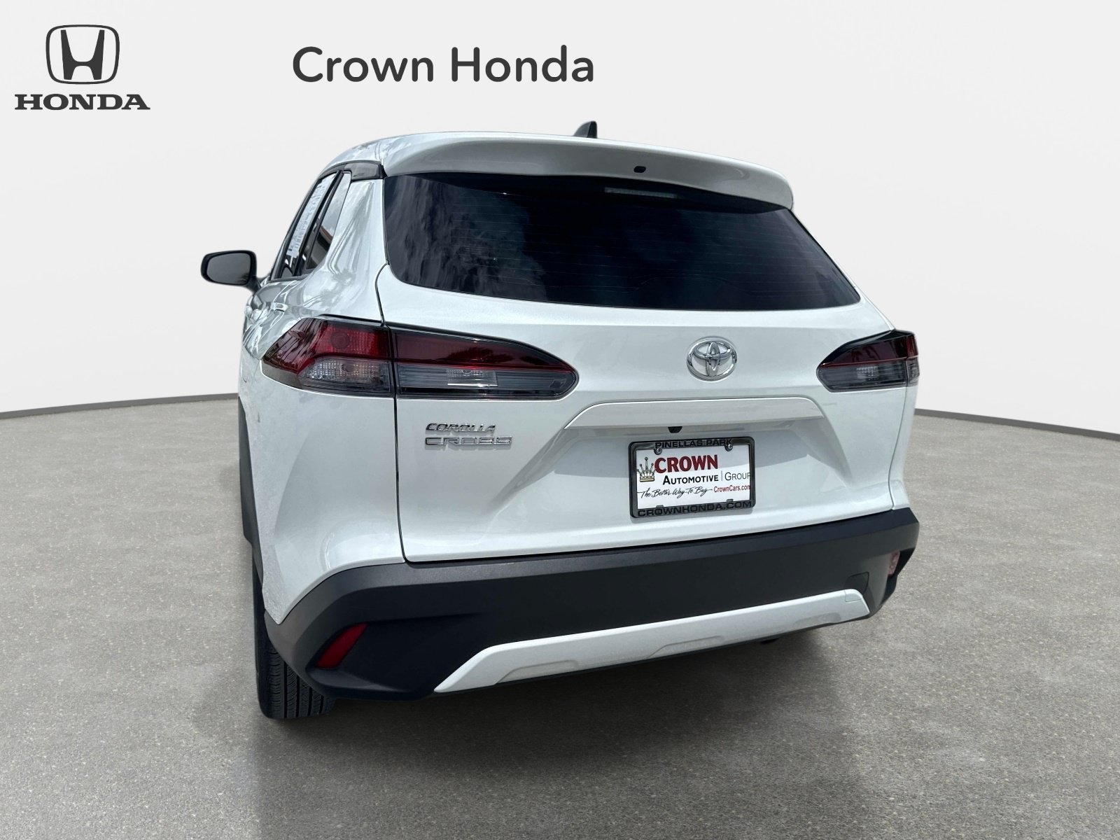Used 2026 Wind Chill Pearl Toyota L image 8