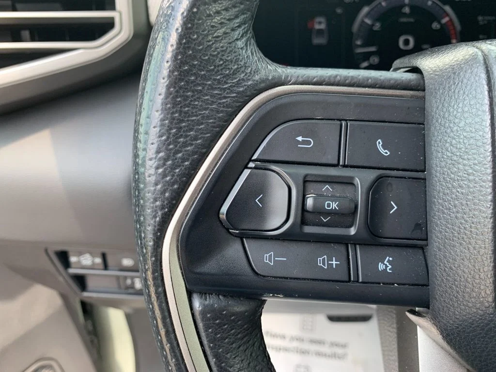 Used 2025  Toyota Limited image 26