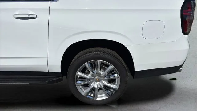 Used 2024 Summit White Chevrolet High Country image 35