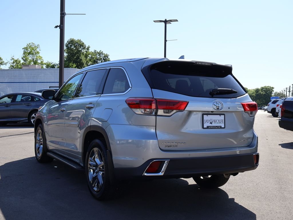 Used 2018 Silver Toyota Limited Platinum image 5