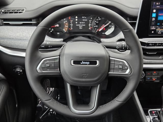 New 2026 Bright White Clearcoat Jeep Latitude image 20