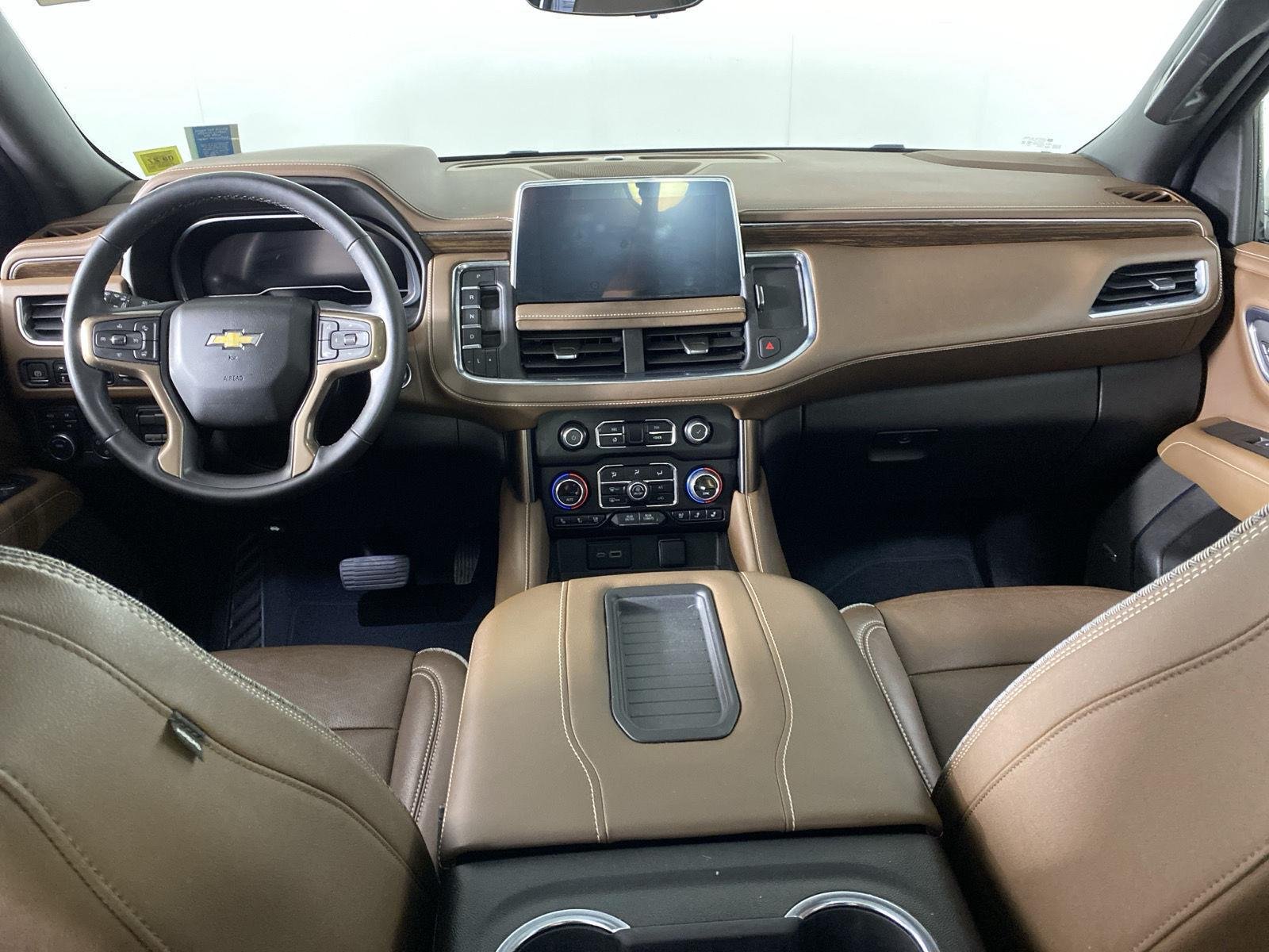 Used 2023 Iridescent Pearl Tricoat Chevrolet High Country image 29