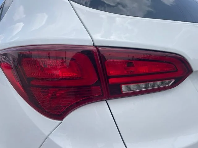 Used 2018 White Hyundai 2.4 Base image 7