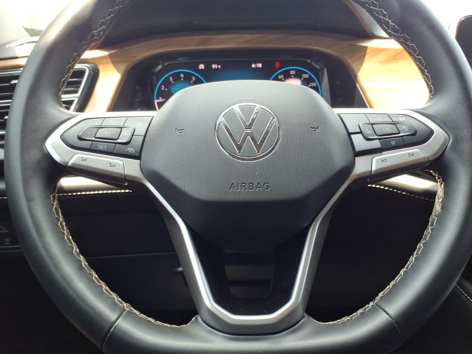 Used 2025 GRAY VOLKSWAGEN SE image 26