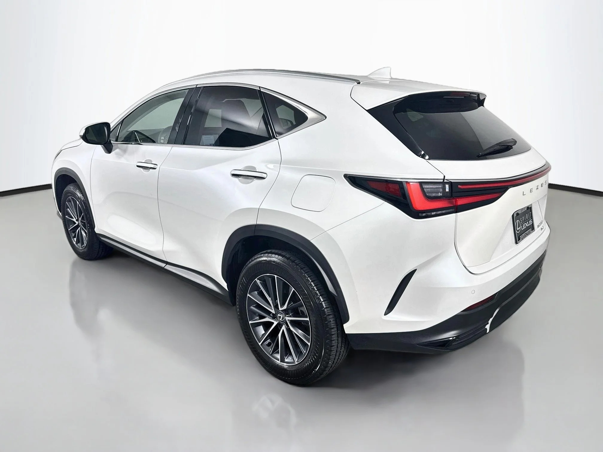 Certified Used 2025 White Pearl Lexus 350 image 5
