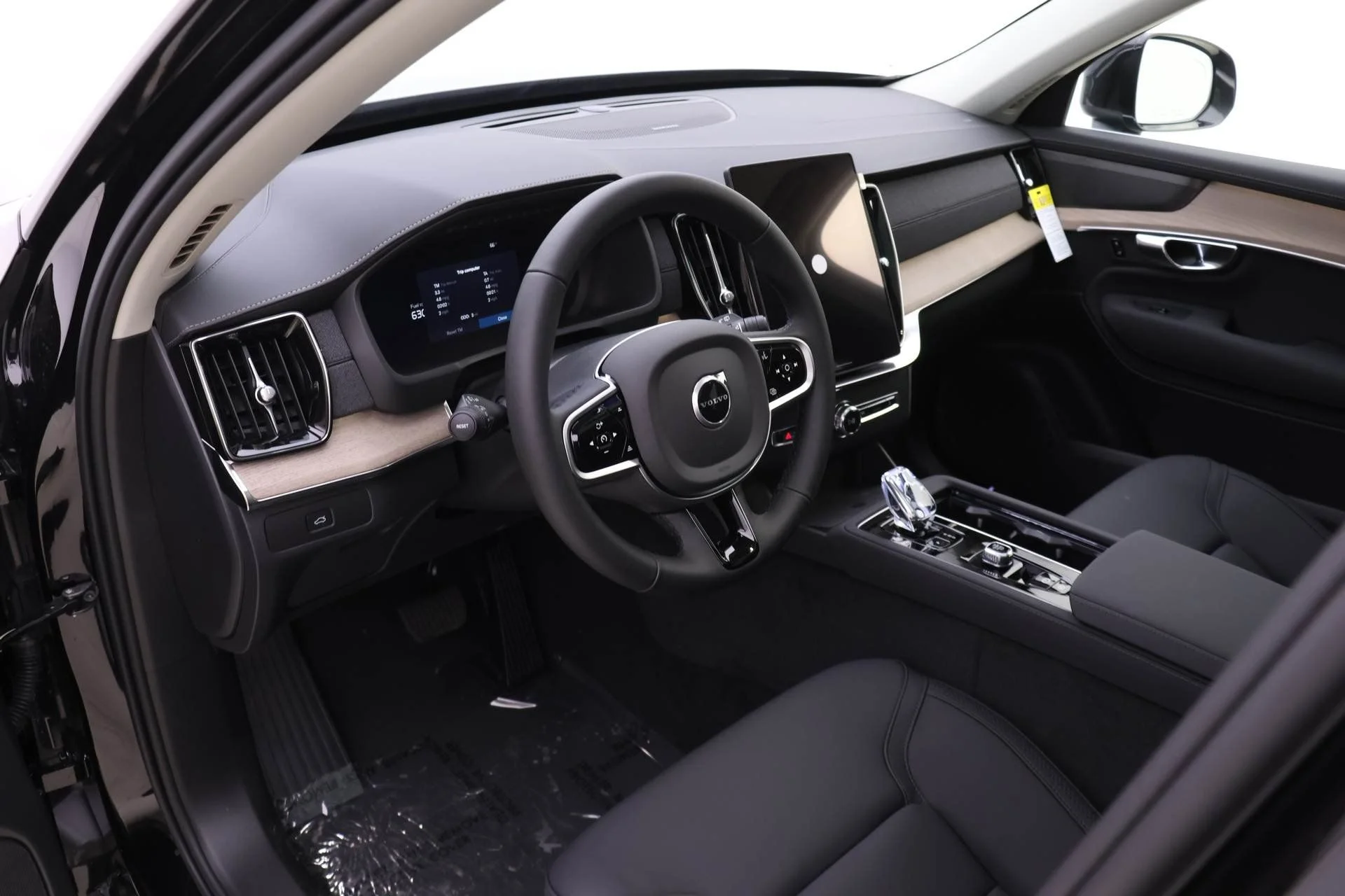 New 2026 Onyx Black Volvo Plus image 6