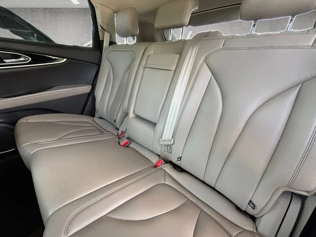 Used 2022 Red Lincoln Standard image 23