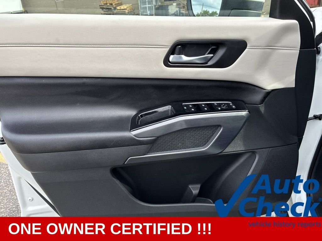Used 2023 White Nissan SL image 22