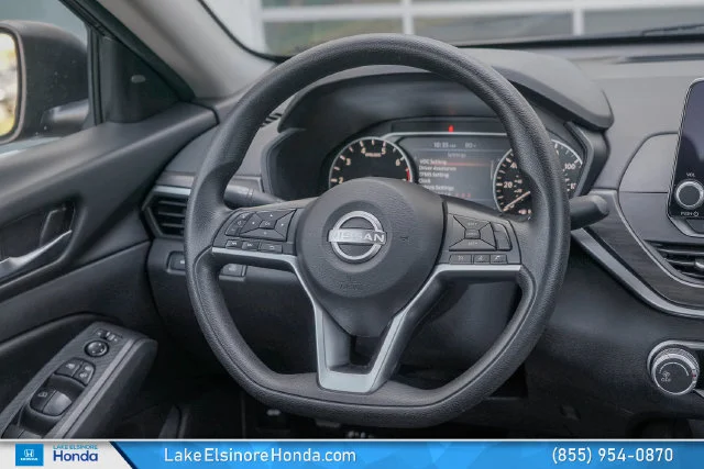 Used 2025 Garnet Pearl Nissan 2.5 SV image 22