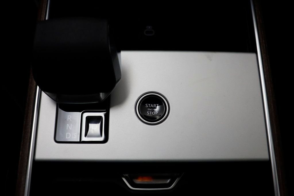 2025 Land Rover Range Rover SE - Photo 14