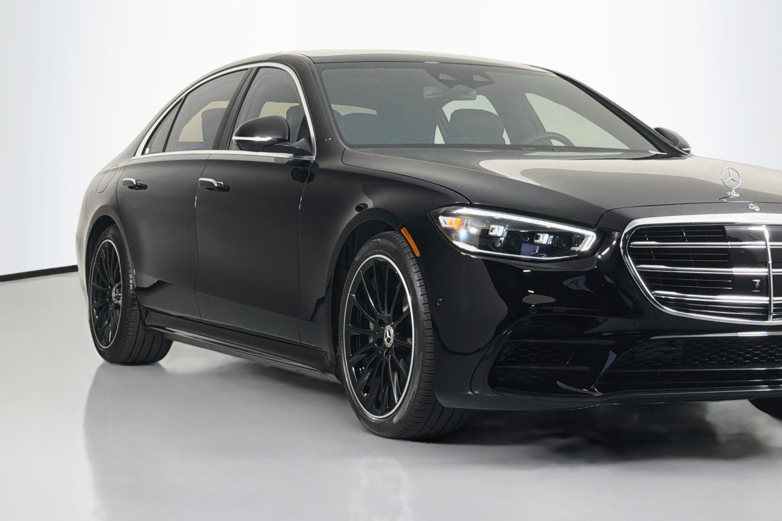 Certified Used 2022 Black Mercedes-Benz S 580 image 16