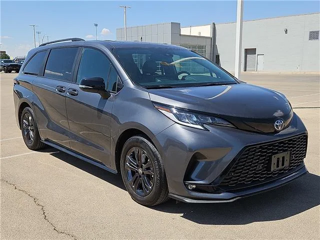 Used 2025 Magnetic Gray Metallic Toyota XSE 7 Passenger image 5