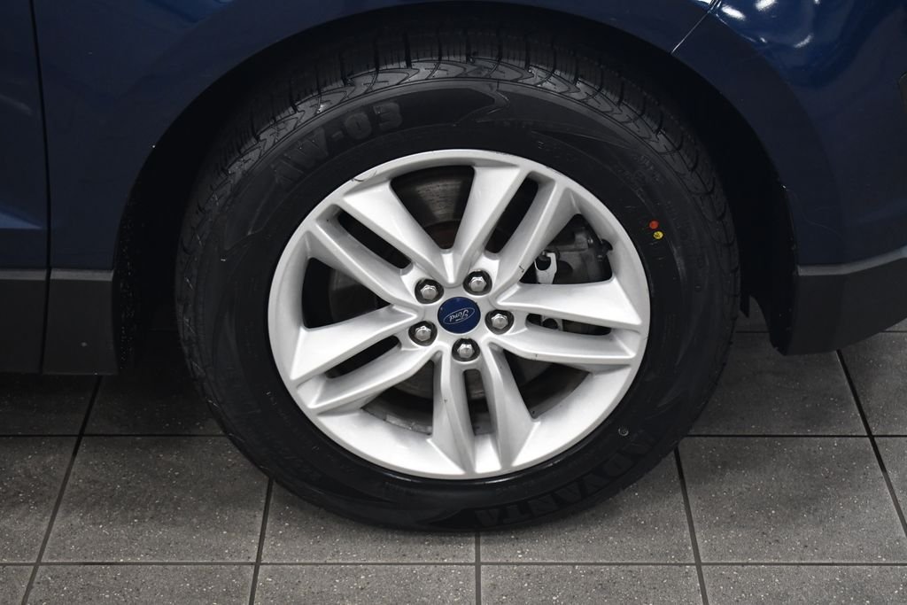 Used 2017 Blue Ford SEL image 9