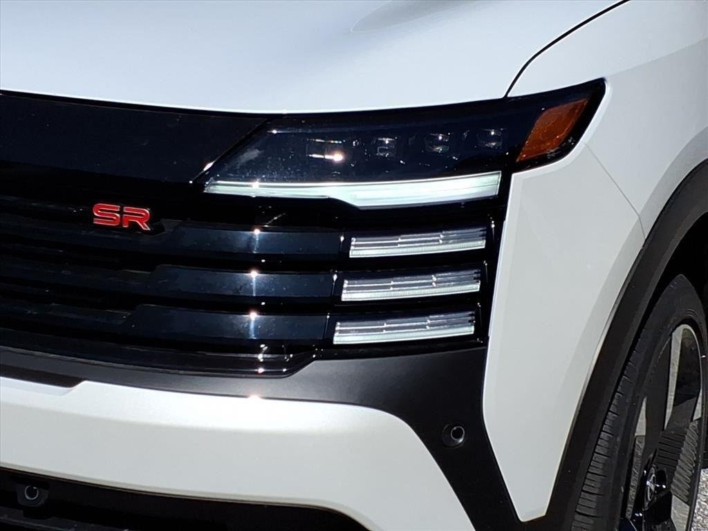 New 2026 Aspen White TriCoat Nissan SR image 4