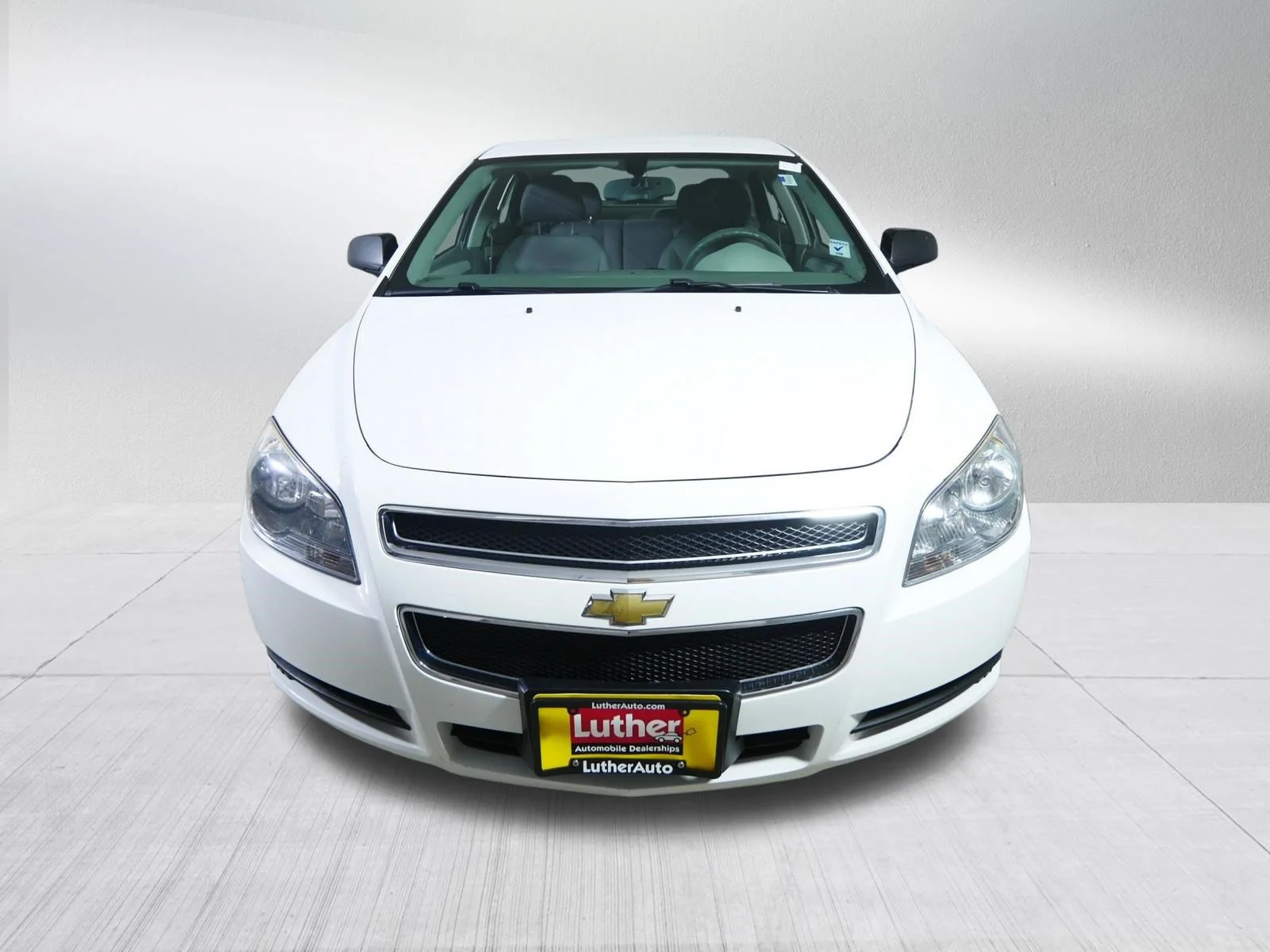 Used 2011 Summit White Chevrolet LS w/1LS image 2