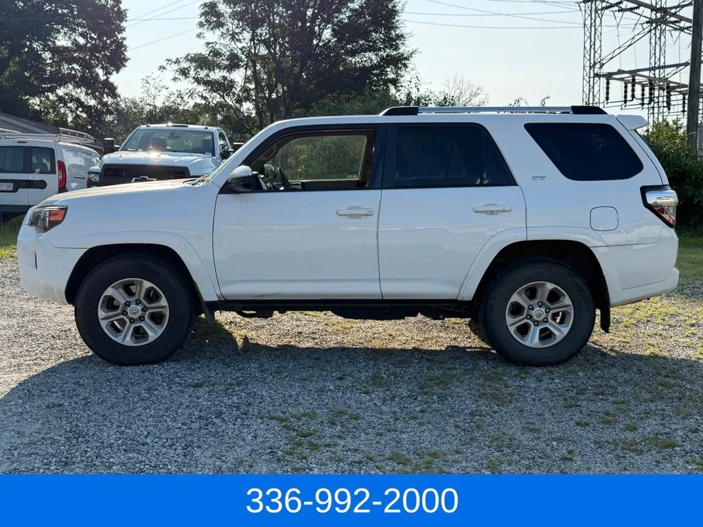 Used 2019 White Toyota SR5 image 8